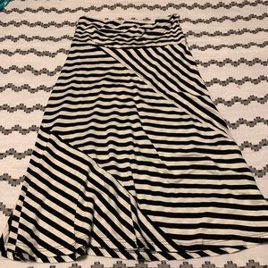 Promesa stretch skirt